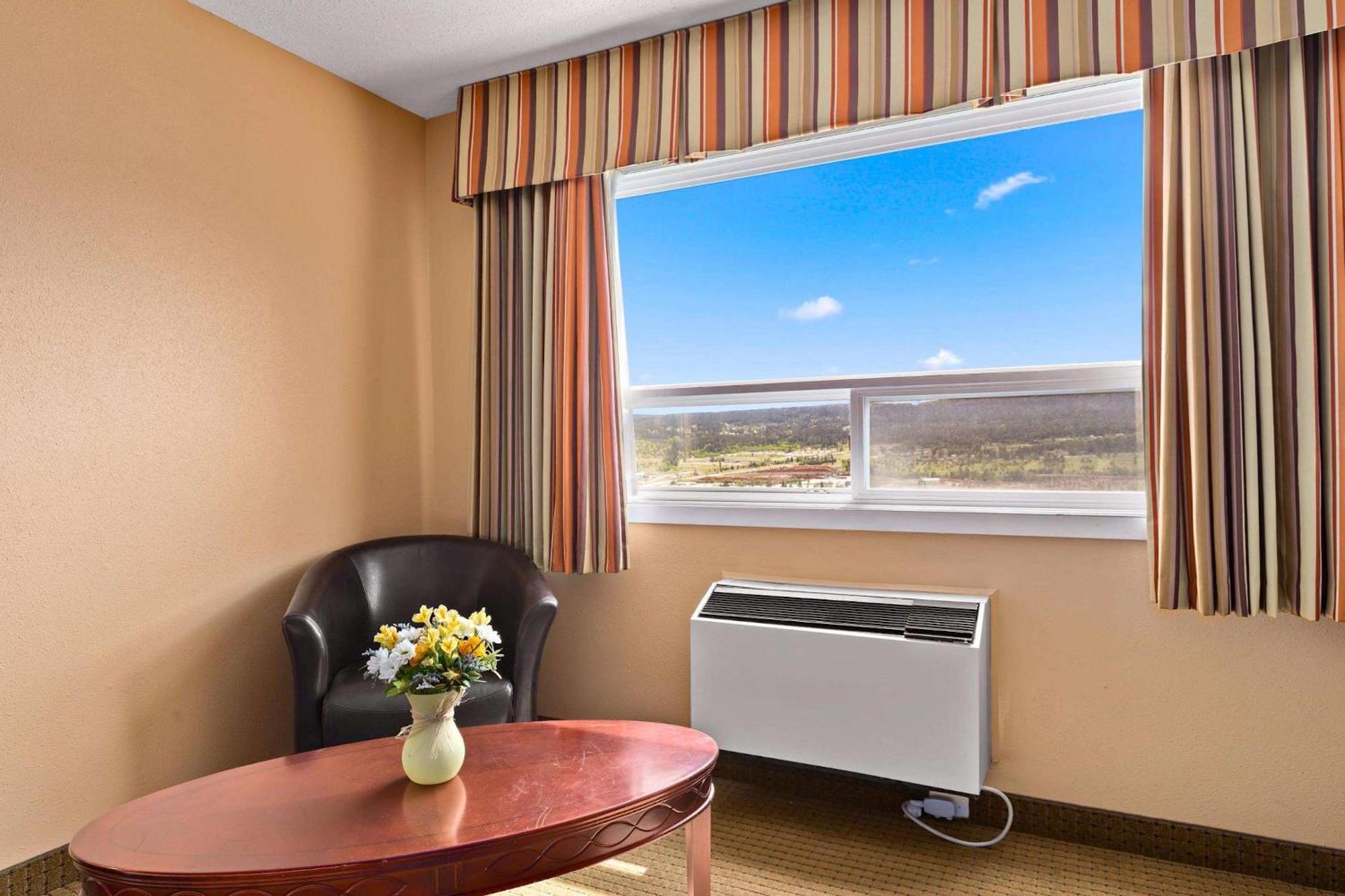 Coast Fraser Inn Williams Lake Εξωτερικό φωτογραφία